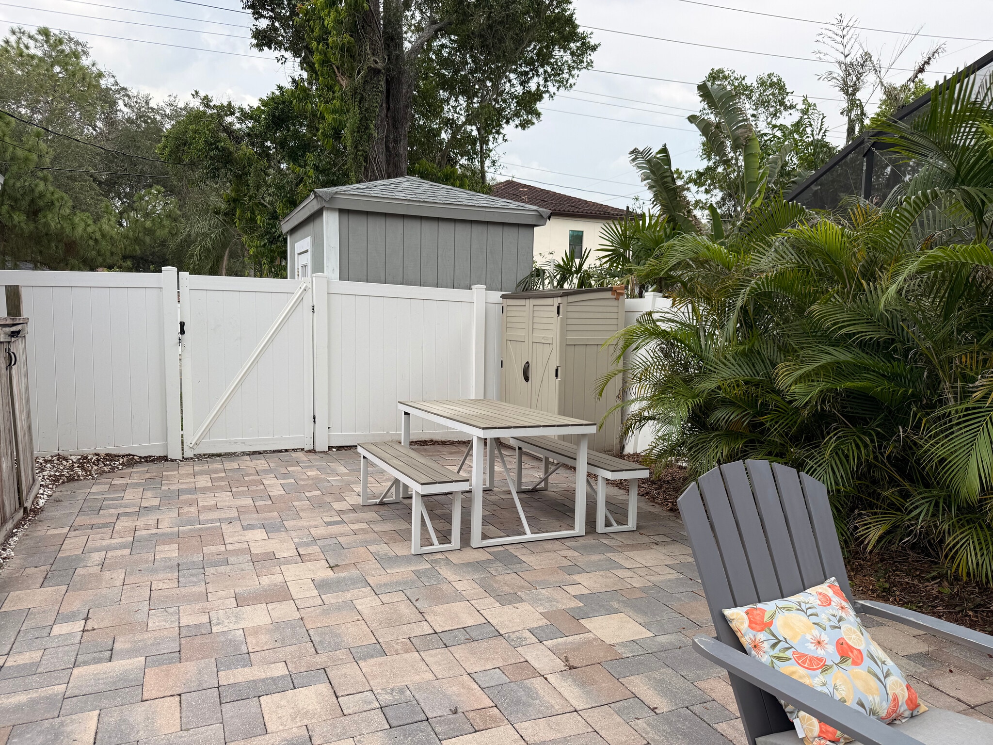 Building Photo - 4202 W Palmira Ave
