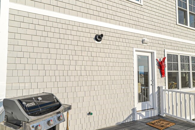 Building Photo - 1647 Ocean Blvd
