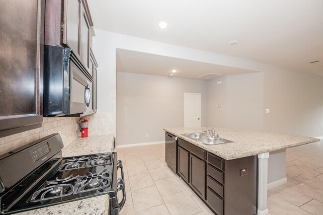 Building Photo - 9531 McDowell Dr