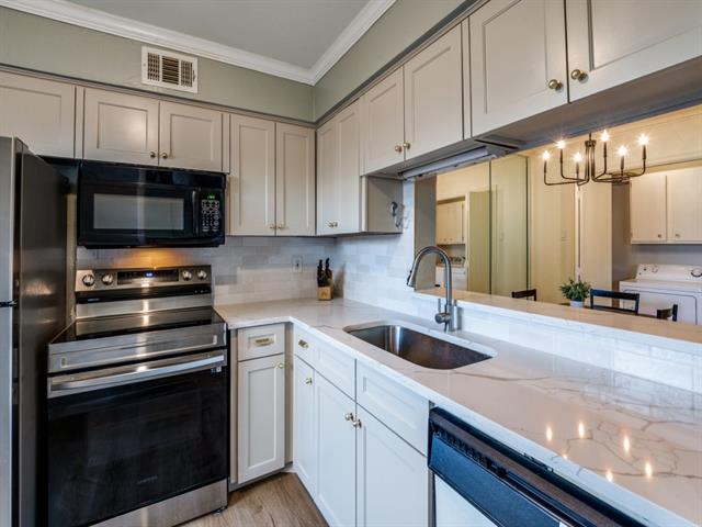 Building Photo - 14800 Enterprise Dr