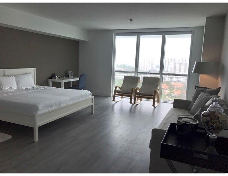 Building Photo - 400 Sunny Isles Blvd