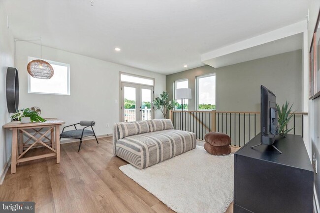 Building Photo - 710 Iron Frg Rd