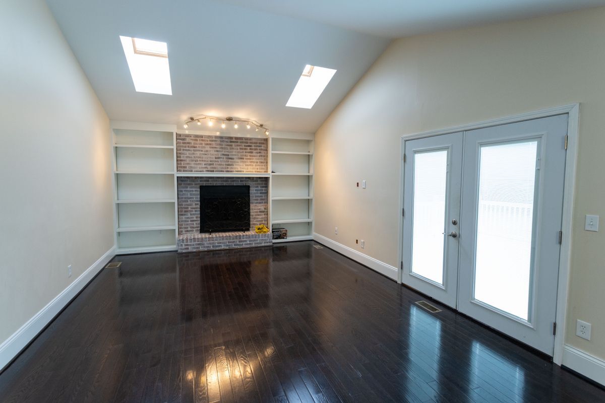 Building Photo - 7963 Thistlewood Dr