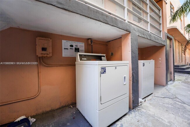 Building Photo - 1227 Euclid Ave