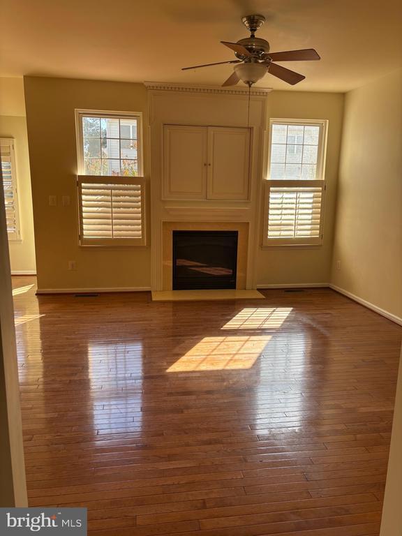 Building Photo - 43725 Banshee Heights Terrace