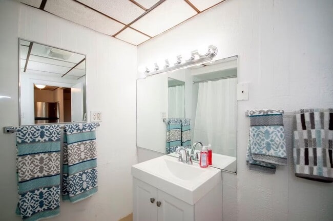 Building Photo - 243 Princeton St