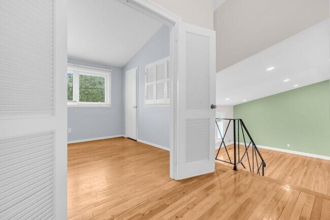 Building Photo - 61 Cornell Dr