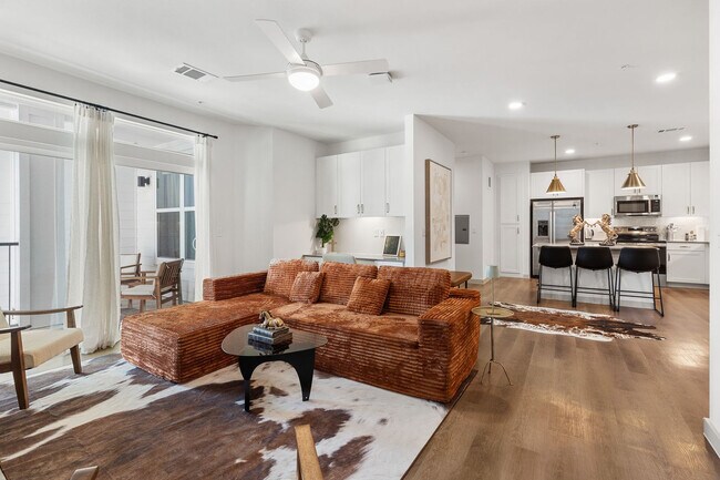 Building Photo - 1301 Leah Ave