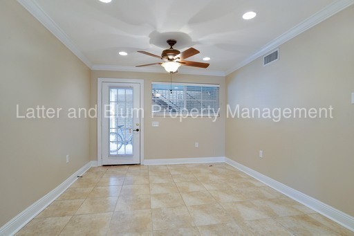 Building Photo - 3350 Wyoming St #203