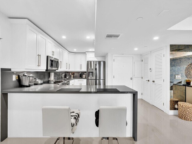 Building Photo - 3440 S Ocean Blvd