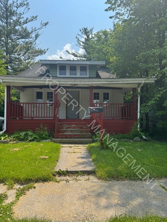 Building Photo - 4 Bedroom 1.5 Bathroom Home