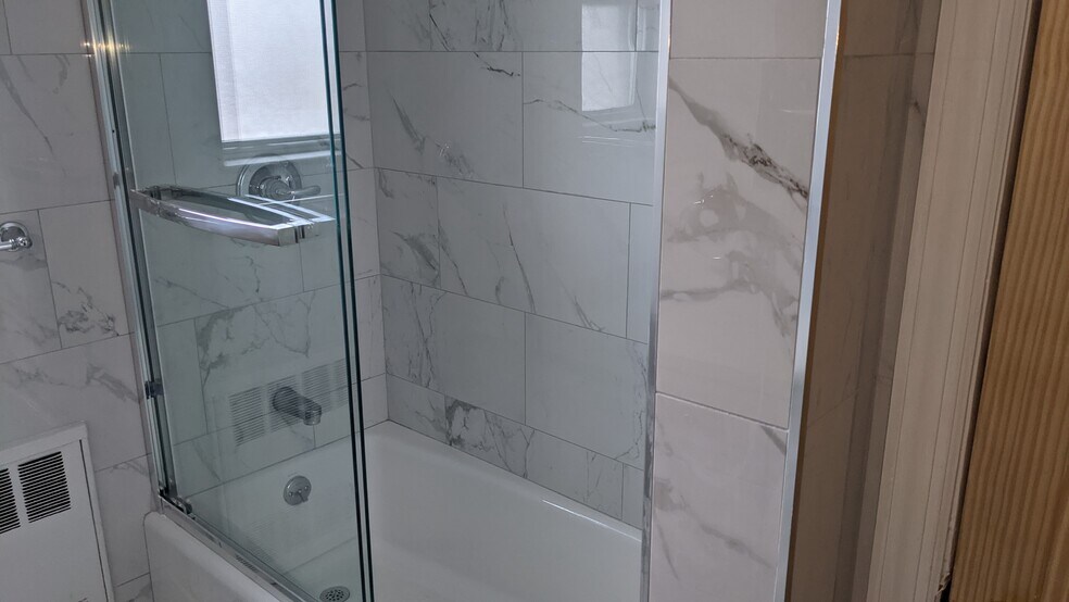 Building Photo - 16619 25th Ave