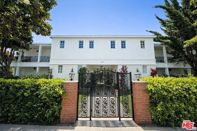 Building Photo - 1212 10th St