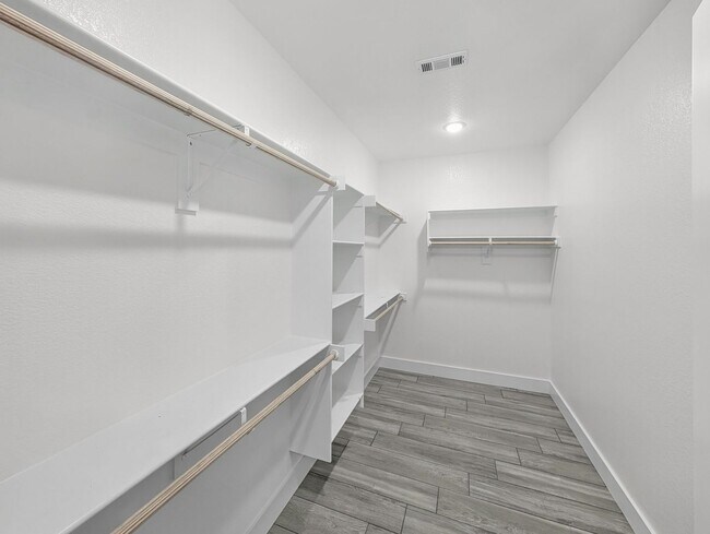 Building Photo - 7962 Teton Trl Ave
