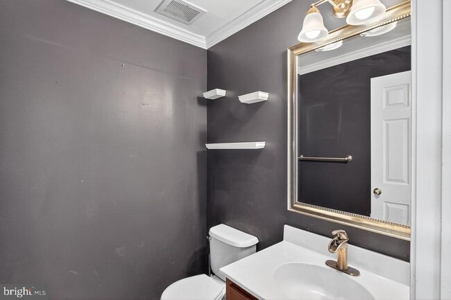 Building Photo - 1062 Lamberton St