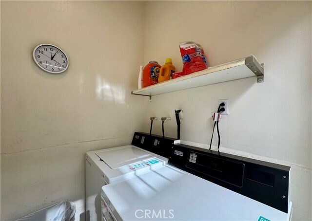 Building Photo - 122 Croft Ave