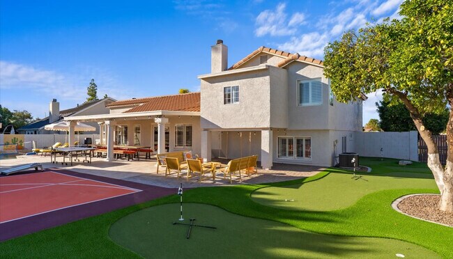 Building Photo - 2431 E Laurel St