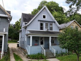 Building Photo - 1119 Emerald St