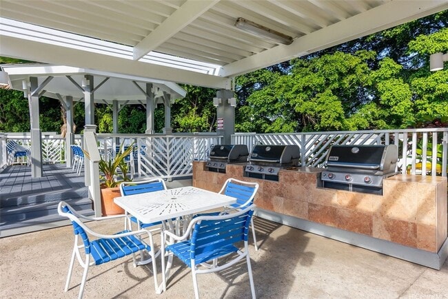 Building Photo - 605 Mananai Pl