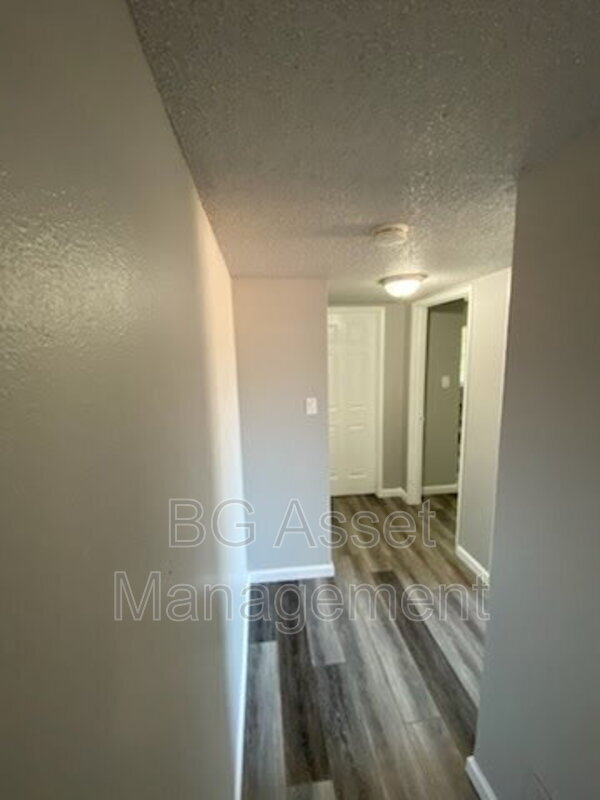Building Photo - 2417 Northrop Ave