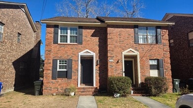 Building Photo - Charming 2 Bedroom Townhouse