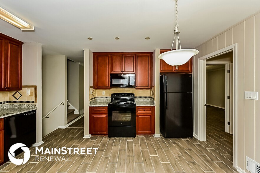 Building Photo - 5749 Cypress Ct