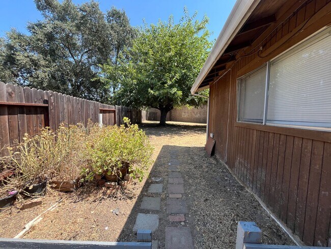 Building Photo - 2358004/85