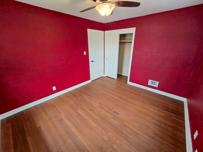 Building Photo - Charming 4-Bedroom Brick Ranch in Virginia Beach!