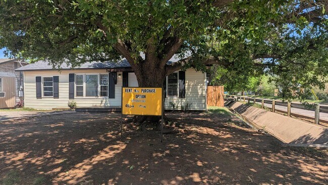 Building Photo - 1400 34th St