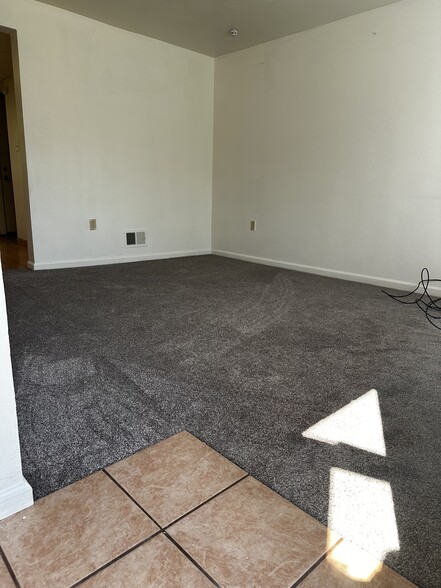 Building Photo - 2903 Soltis Dr