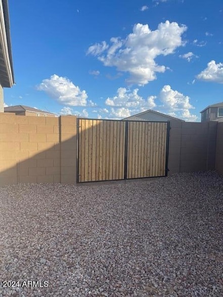 Building Photo - 2085 E Wetleaf Pl