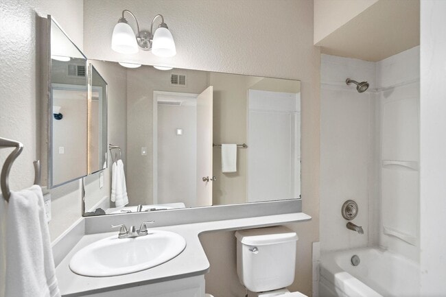 Building Photo - 3 Bedroom 2 Bathroom in Mesa