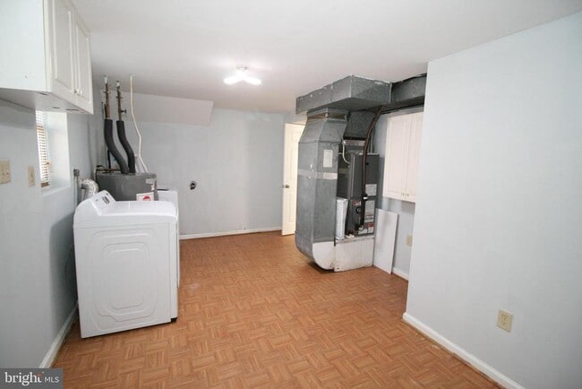Building Photo - 1378 Rollinghouse Dr