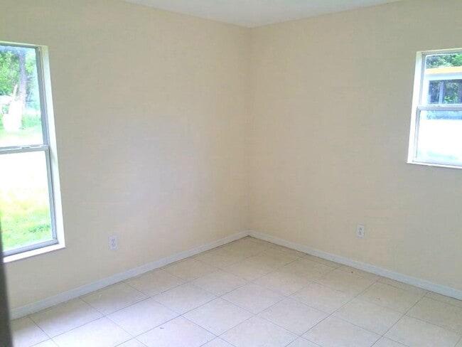 Building Photo - 14640 10th St