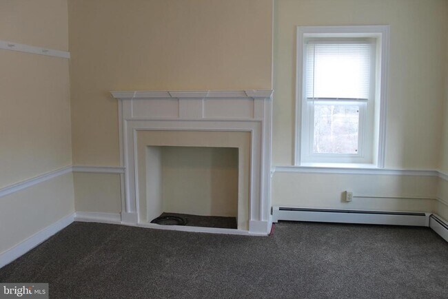 Building Photo - 2093 PA-212