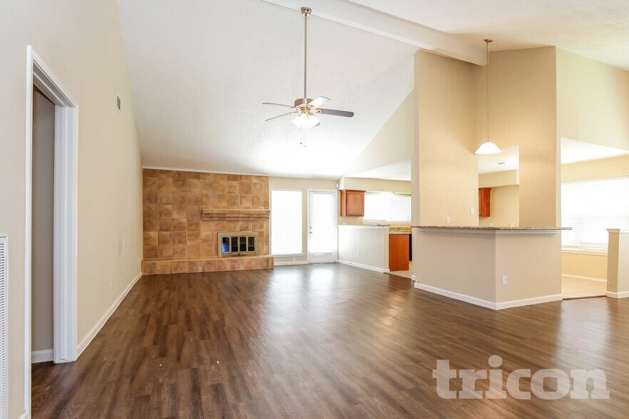 Building Photo - 7318 Foxway Ln