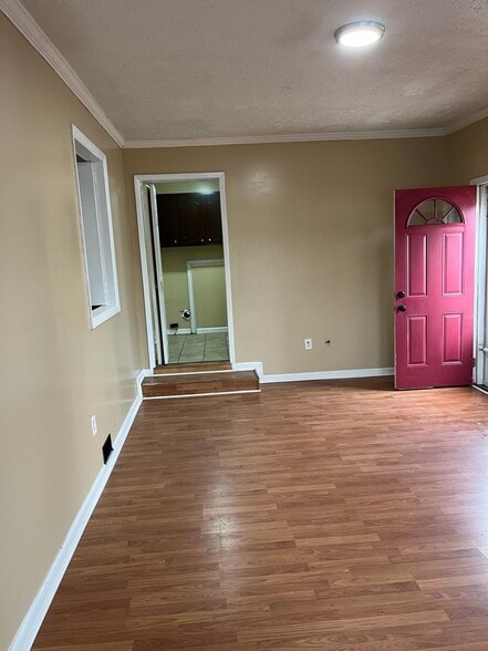 Building Photo - 1722 Shiloh Dr