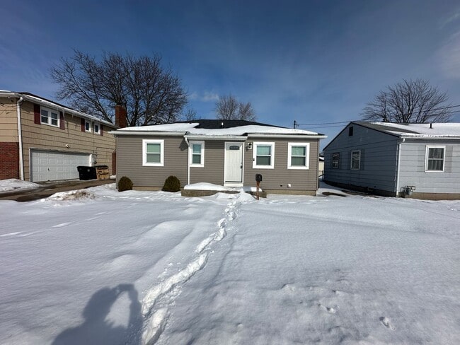 Building Photo - 181 Gibson St