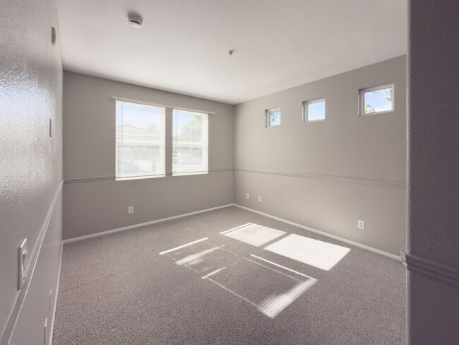 Building Photo - Condo in South Temecula