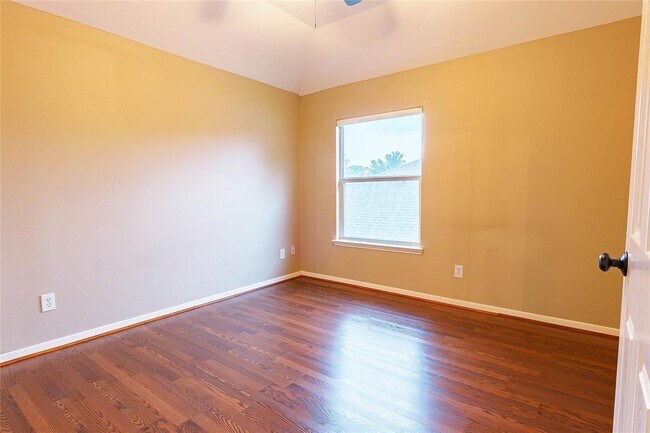 Building Photo - 14407 Eastern Redbud Ln
