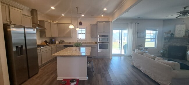 Building Photo - Magnificent Home in The Paddocks at Woodcr...