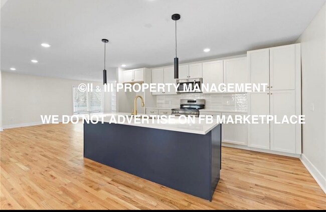 Building Photo - 1421 E Stagecoach Dr