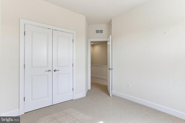 Building Photo - 6310 Berkley Bridge Pl