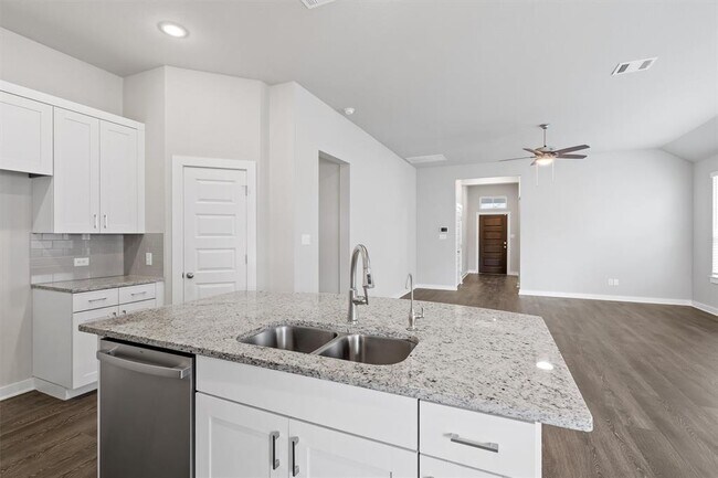 Building Photo - 113 Biscayne Dr