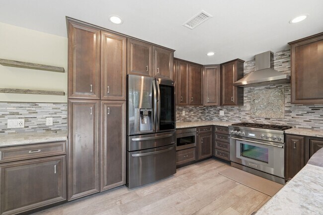 Building Photo - Stunning 4 bedroom, 3bath home, with pool in Laguna Niguel!