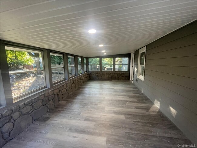 Building Photo - 33 Mailler Ave