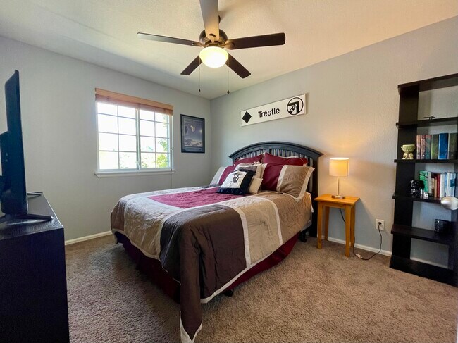 Building Photo - 5614 Blue Mountain Cir