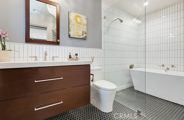 Building Photo - 6713 E Ocean Blvd