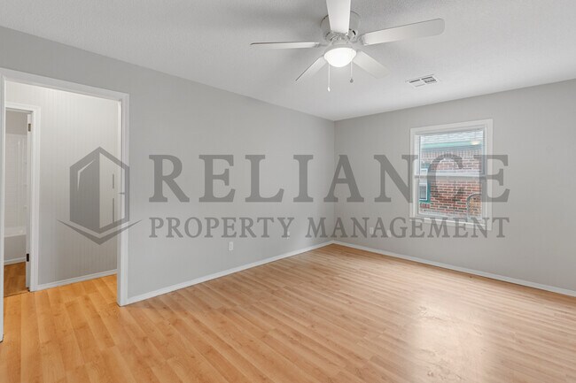 Building Photo - 1128 N Estelle St