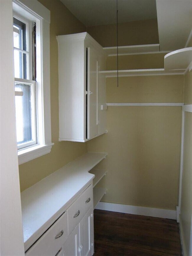 Building Photo - 172 Norfolk St